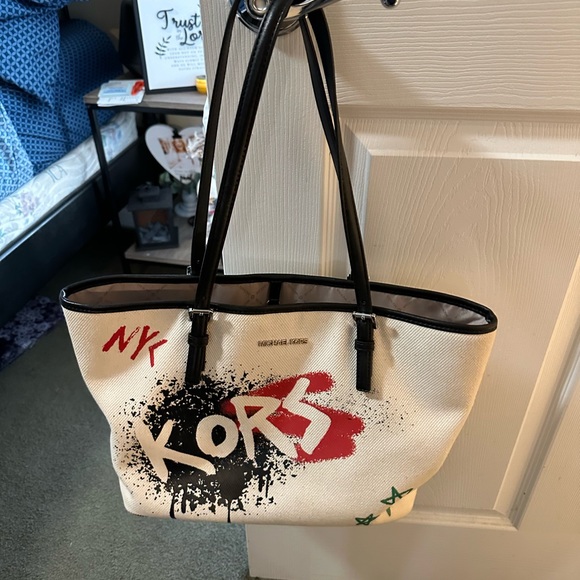 Michael Kors Purse - Picture 3 of 4